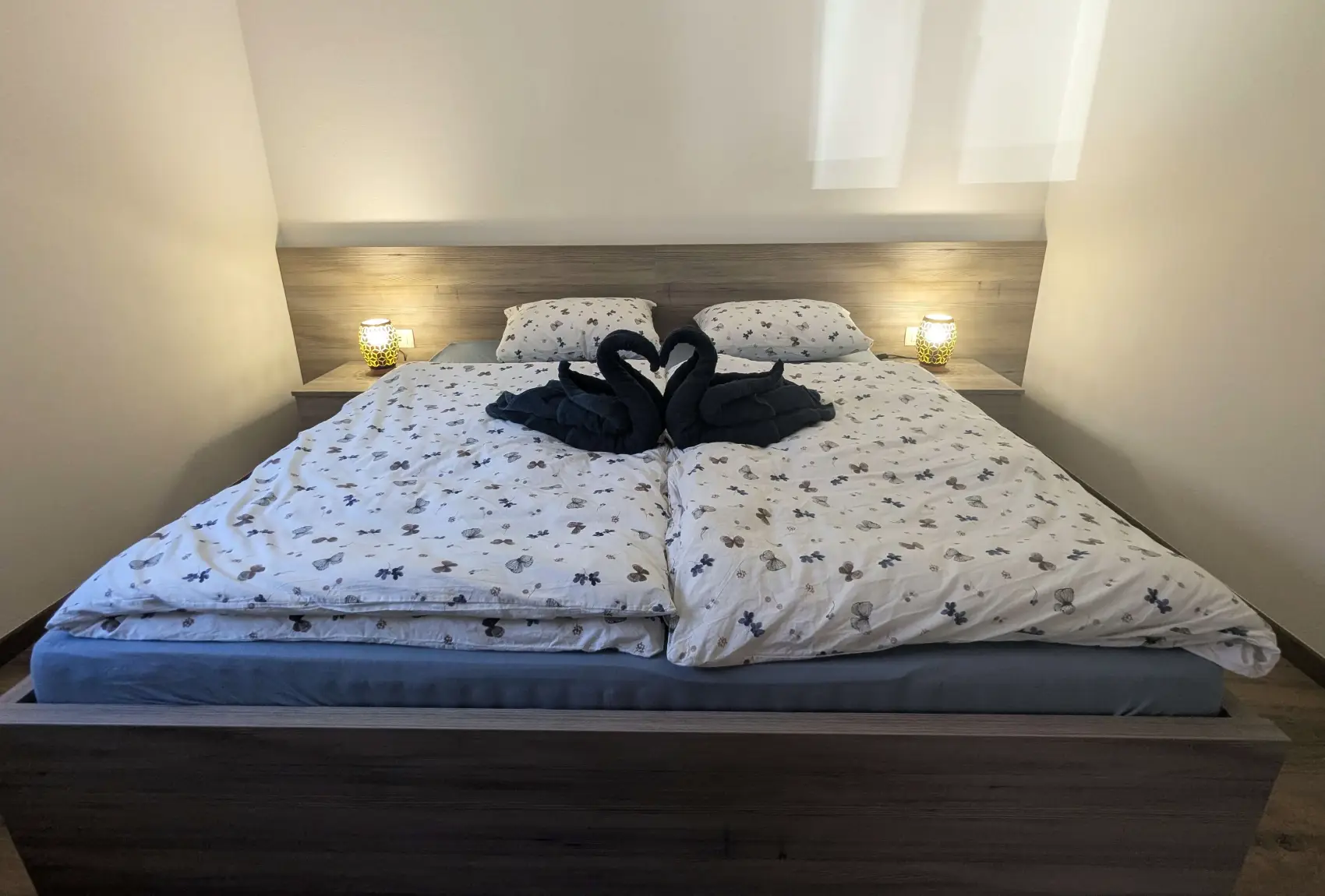 Štuhecova domačija v Prlekiji, Modri apartma spalnica