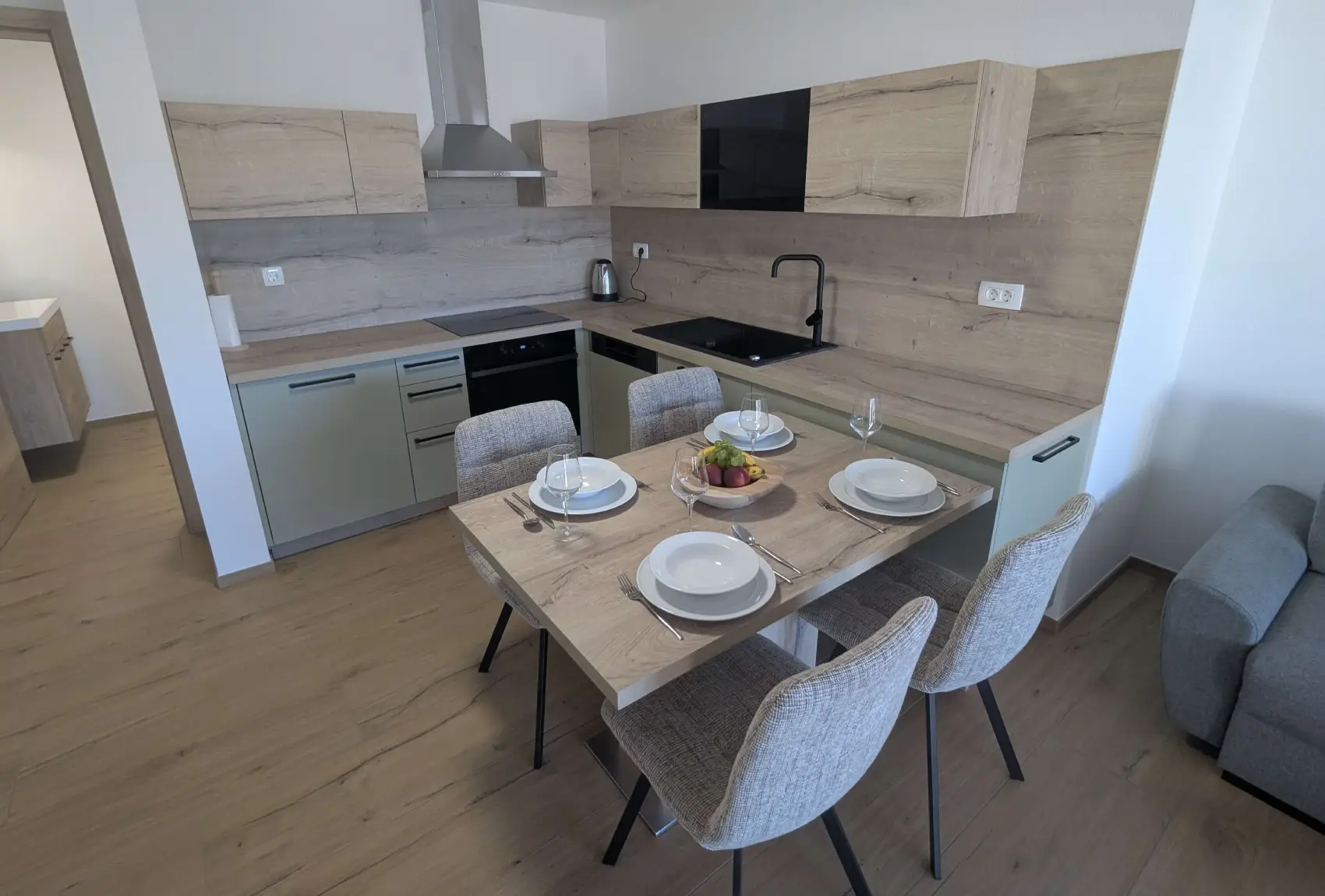 Zeleni apartma, kuhinja Štuhecova domačija v Prlekiji, Zeleni apartma