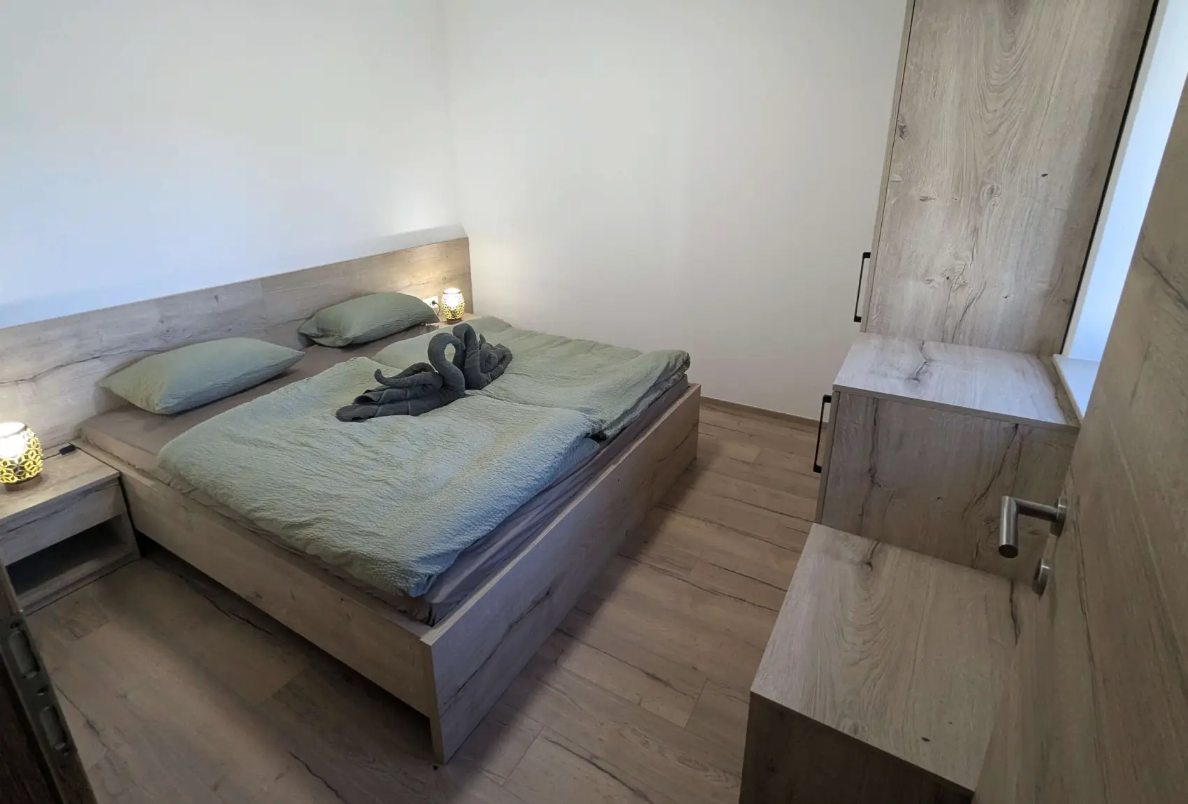 Zeleni apartma spalnica2 Štuhecova domačija v Prlekiji, Zeleni apartma